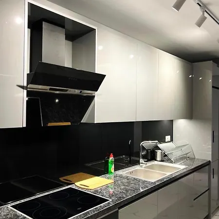 Avi Apartamento Sarandë